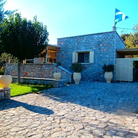 Villa Tzortzakos By Holiday Homes Mavrovoúnion Dış mekan fotoğraf