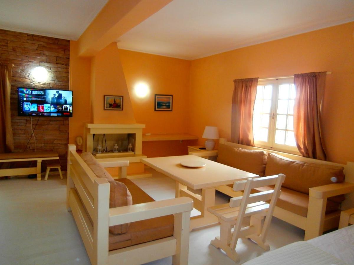 Villa Tzortzakos By Holiday Homes Mavrovoúnion Dış mekan fotoğraf