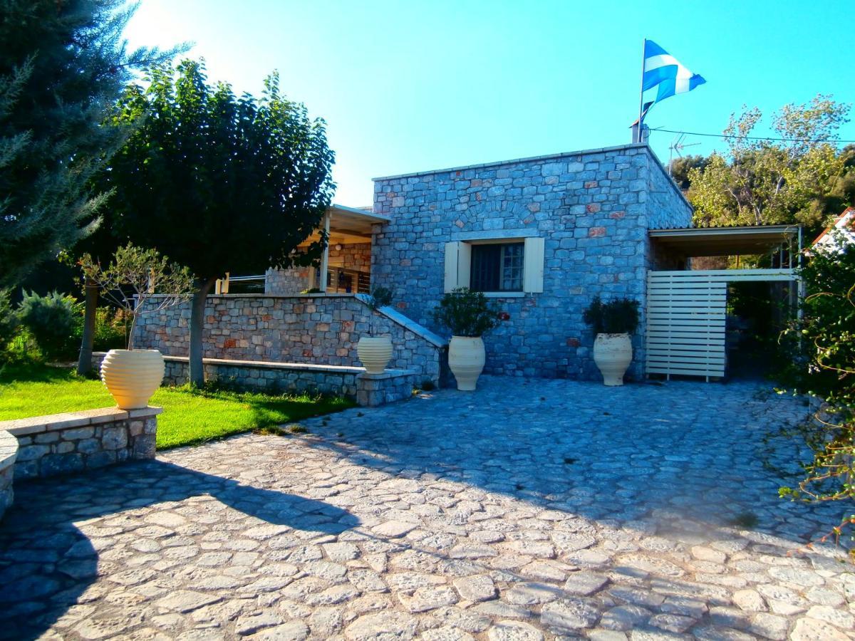 Villa Tzortzakos By Holiday Homes Mavrovoúnion Dış mekan fotoğraf