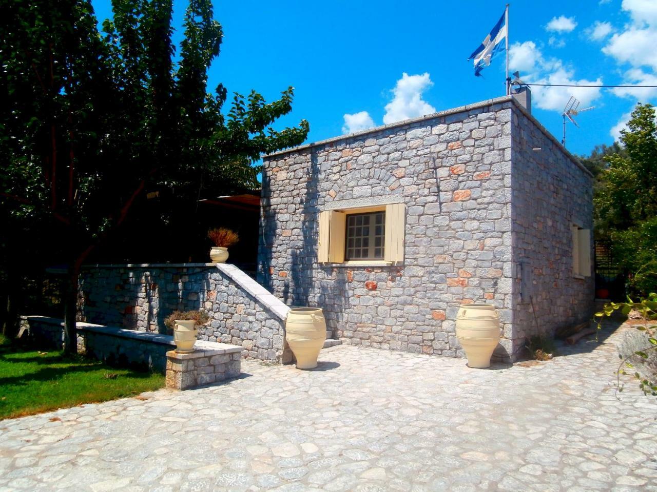 Villa Tzortzakos By Holiday Homes Mavrovoúnion Dış mekan fotoğraf